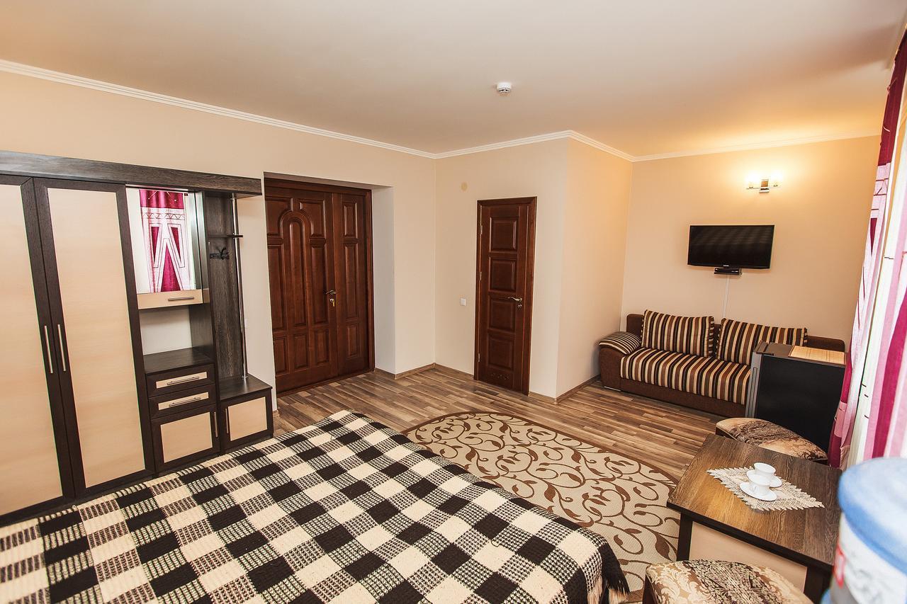 Slavyanskaya Hata Hotel Baranavichy Luaran gambar